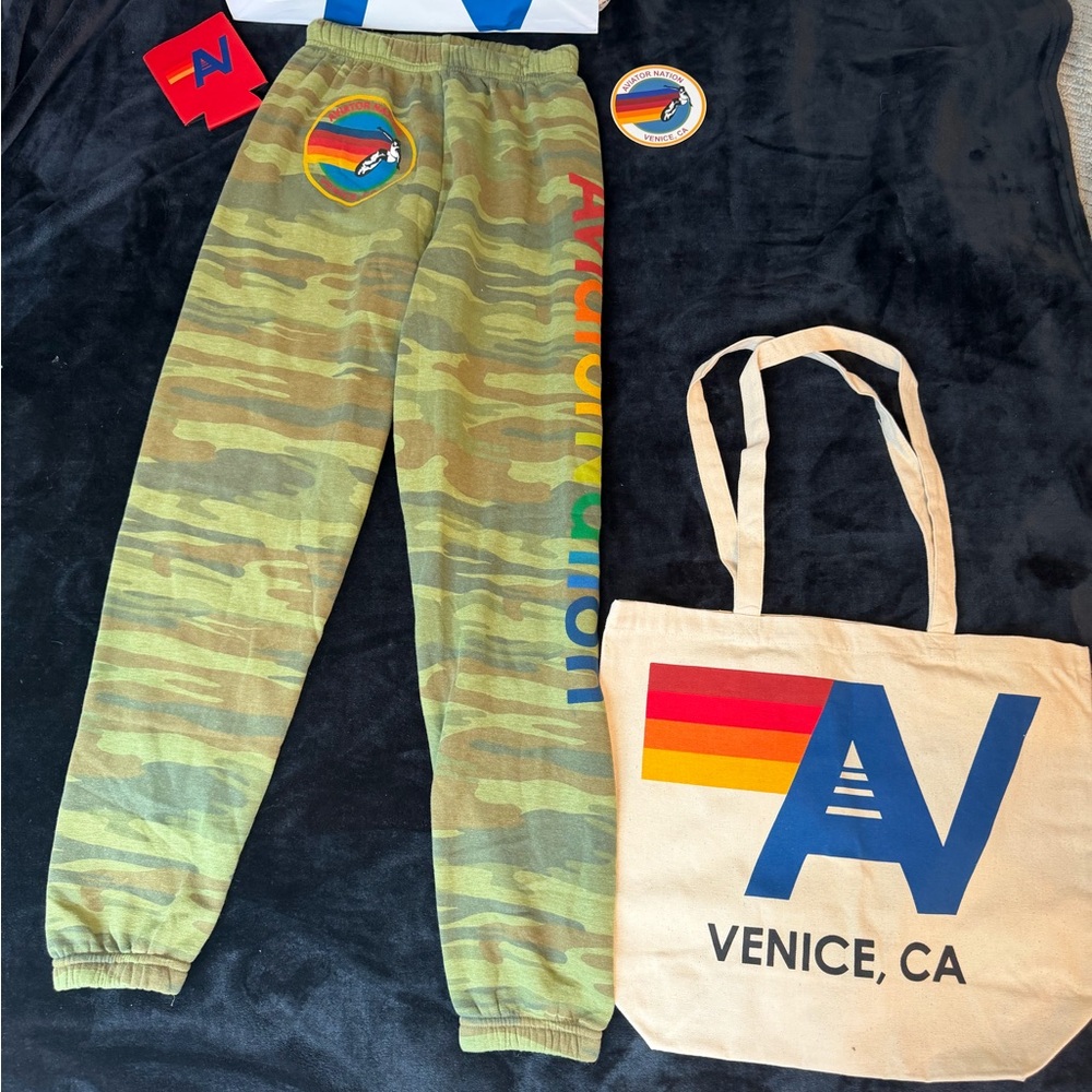 New with tag Aviator Nation Venice logo Camo Sweatpants + Tote Bag